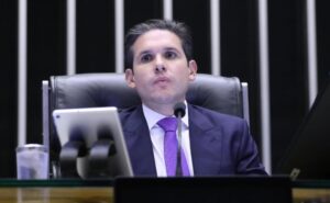 chefe de gabinete pode sacar salários de servidores