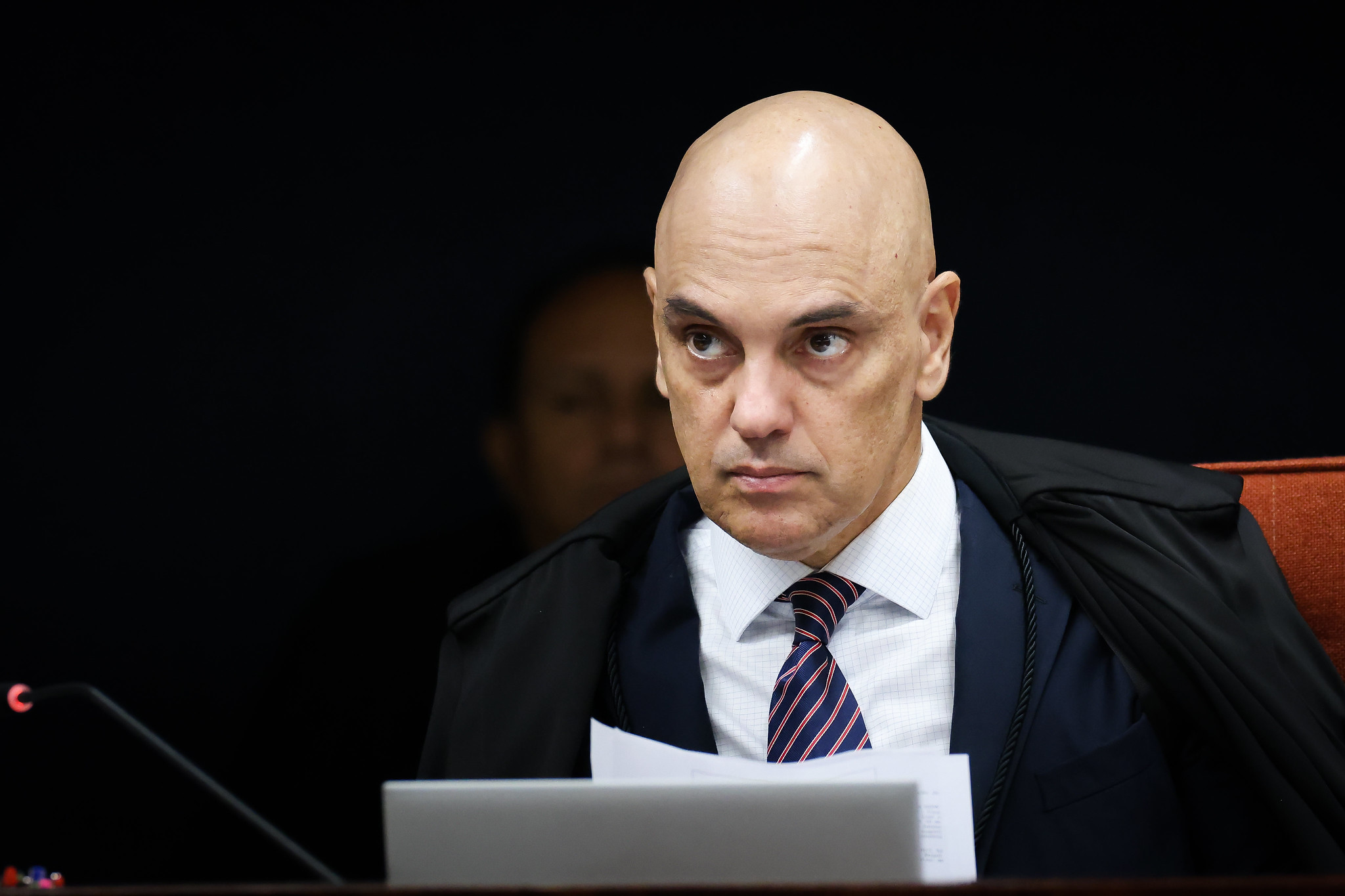 Moraes desafia sanções em entrevista ao Washington Post