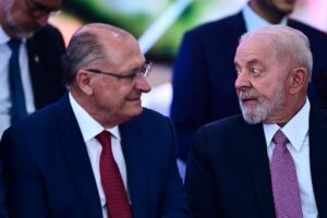 Alckmin critica tarifas dos EUA e elogia investimento dos chineses