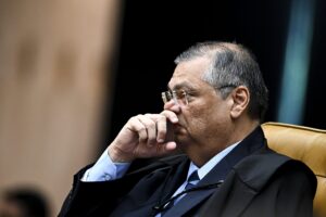 Flávio Dino esclarece decisão sobre tribunais