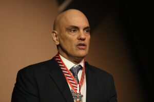 Moraes manda segurança pegar celular de advogado em audiência