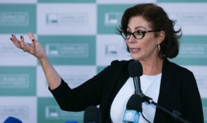 Justiça italiana mantém prisão cautelar de Carla Zambelli