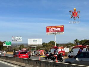 Jovem de 22 anos morre após carro capotar na DF-003