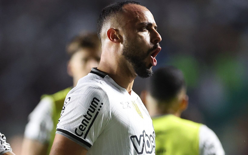 Botafogo ganha variação ofensiva com Arthur Cabral e Chris Ramos