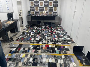Celulares roubados apreendidos em junho pela Polícia Civil na capital | Foto: Divulgação/SSP