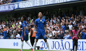 João Pedro marca e Estêvão sai aplaudido de pé em vitória do Chelsea