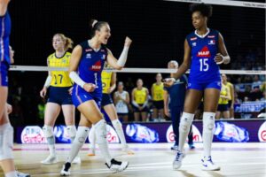 Mundial de vôlei: Rosamaria lidera e Brasil vence a França no tiebreak