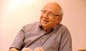 Além de escritor, Luis Fernando Veríssimo foi colunista de vários jornais | Foto: Divulgação/Unesp