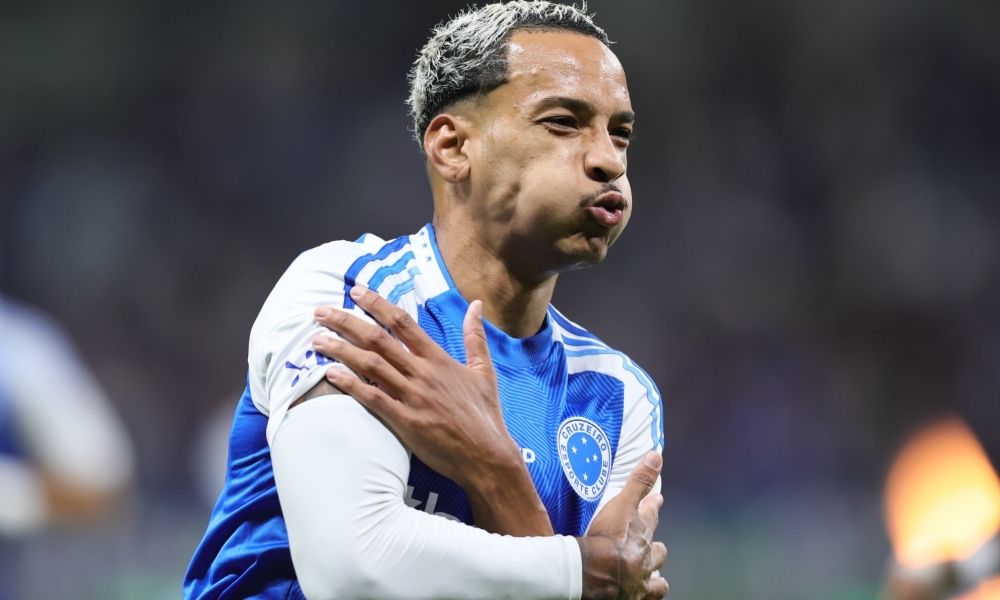 São Paulo joga melhor, mas Cruzeiro é eficaz, vence por 1 a 0 e dorme na vice-liderança