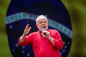 Lula diz a Trump que 'planta comida, não ódio'