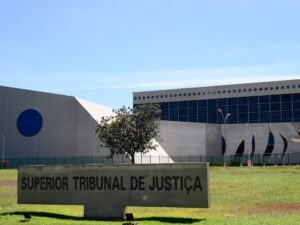 STJ mantém desembargadores afastados por venda de sentenças