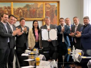 Parlamentares do PSol acionam TCE-SP contra escola cívico-militar