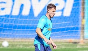 Grêmio oficializa o retorno por empréstimo do volante Arthur até junho de 2026