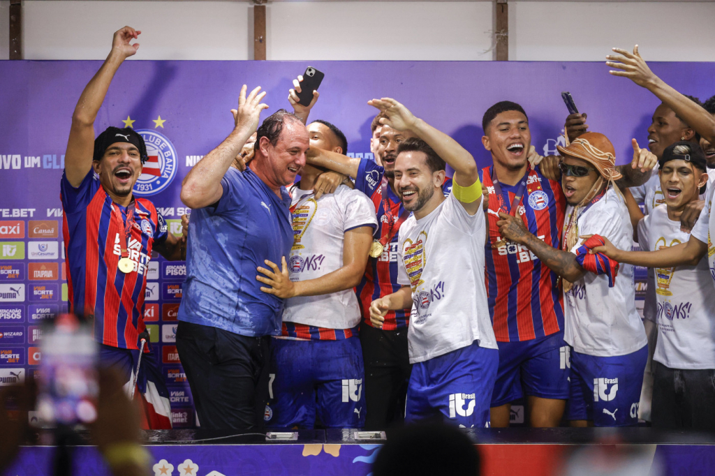‘Meu sonho é um título nacional com o Bahia’, diz Rogério Ceni após bi da Copa do Nordeste