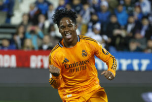 Rodrygo e Endrick são inscritos na Champions pelo Real Madrid, mas têm dura concorrência por vaga