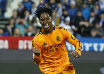 Rodrygo e Endrick são inscritos na Champions pelo Real Madrid, mas têm dura concorrência por vaga