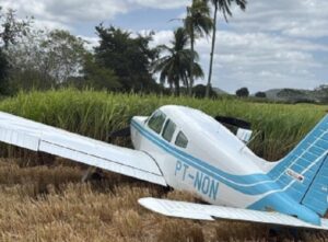 Avião com prefeito de João Pessoa (PB) faz pouso de emergência