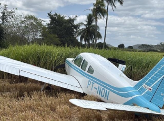 Avião com prefeito de João Pessoa (PB) faz pouso de emergência