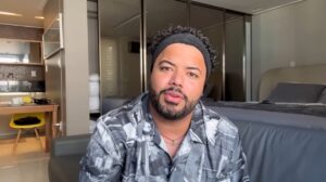 Nos conteúdos de Hytalo Santos, adolescentes participam de dinâmicas que incluem beijos, presença em festas com consumo de álcool e coreografias sensuais