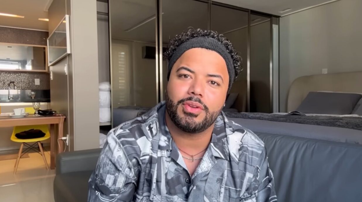 Nos conteúdos de Hytalo Santos, adolescentes participam de dinâmicas que incluem beijos, presença em festas com consumo de álcool e coreografias sensuais 