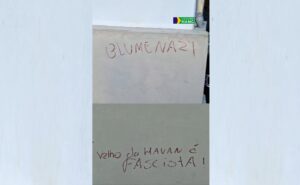 Pichação na parede de loja da Havan