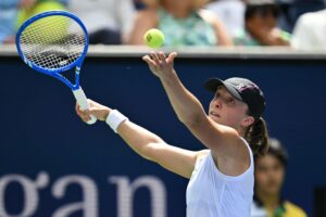 Iga Swiatek bate Ekaterina Alexandrova e avança às quartas do US Open