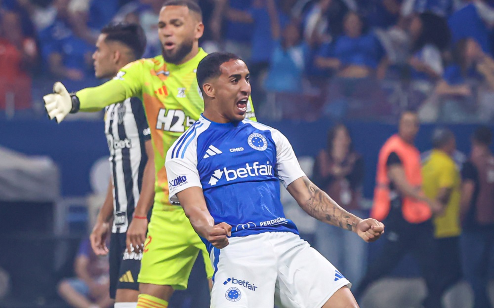 Cruzeiro repete placar da ida, vence novamente o Atlético-MG e avança à semifinal da Copa do Brasil