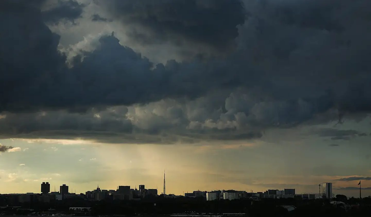Risco de tempestade deixa 7 Estados em alerta