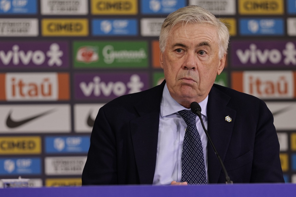 ‘Estamos avaliando a cada dia’, diz Ancelotti sobre Neymar, após jogador contradizê-lo