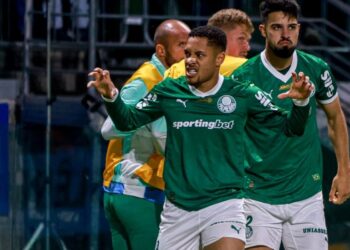 Vitor Roque volta a defender seleção brasileira após dois anos Palmeiras bate o River de virada e vai às semifinais da Libertadores