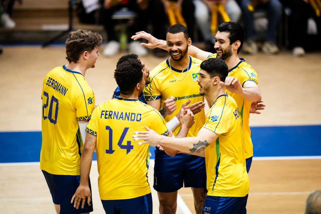 Bernardinho define os 14 convocados da seleção masculina para o Campeonato Mundial de vôlei