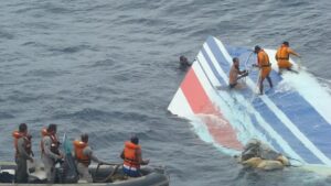 Justiça francesa retoma julgamento do acidente do voo Rio-Paris