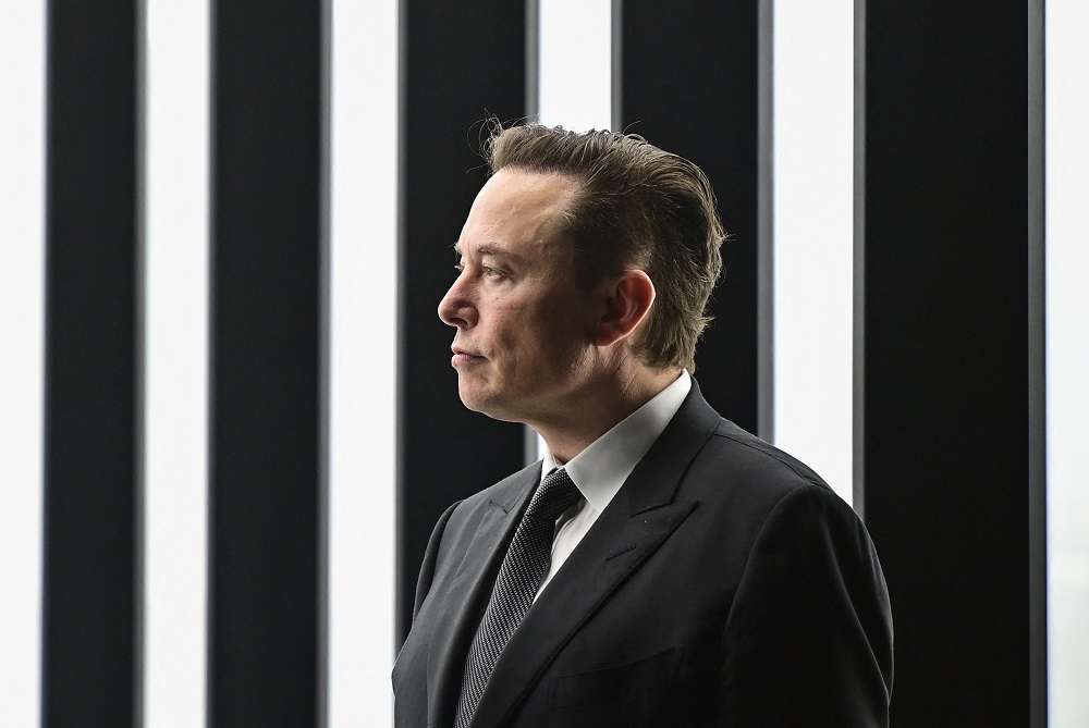 O CEO da Tesla, Elon Musk, participa do início da produção na "Gigafactory" da Tesla em 22 de março de 2022 em Gruenheide, a sudeste de Berlim.