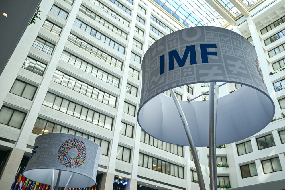 Brasil crescerá 2,4% em 2025, estima FMI