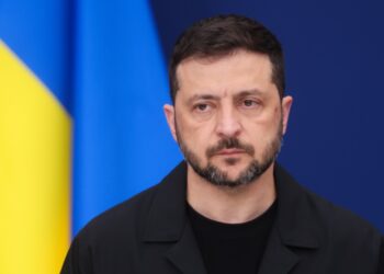 Ministros da Ucrânia renunciam em meio a escândalo de corrupção Zelensky insta UE a usar ativos russos congelados para empréstimo à Ucrânia