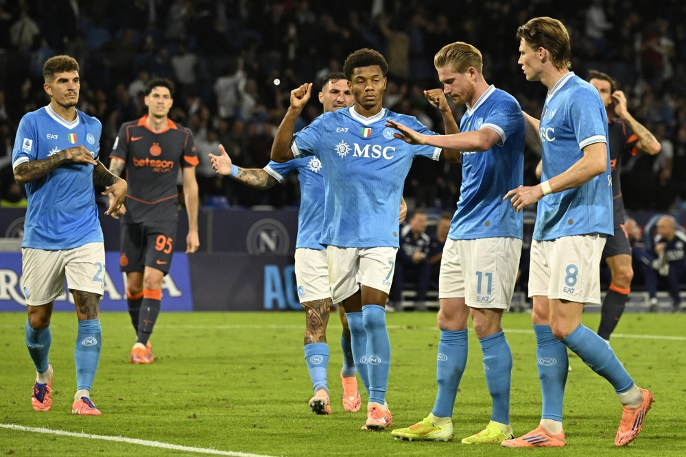 De Bruyne, meia do Napoli, não deve voltar a jogar em 2025