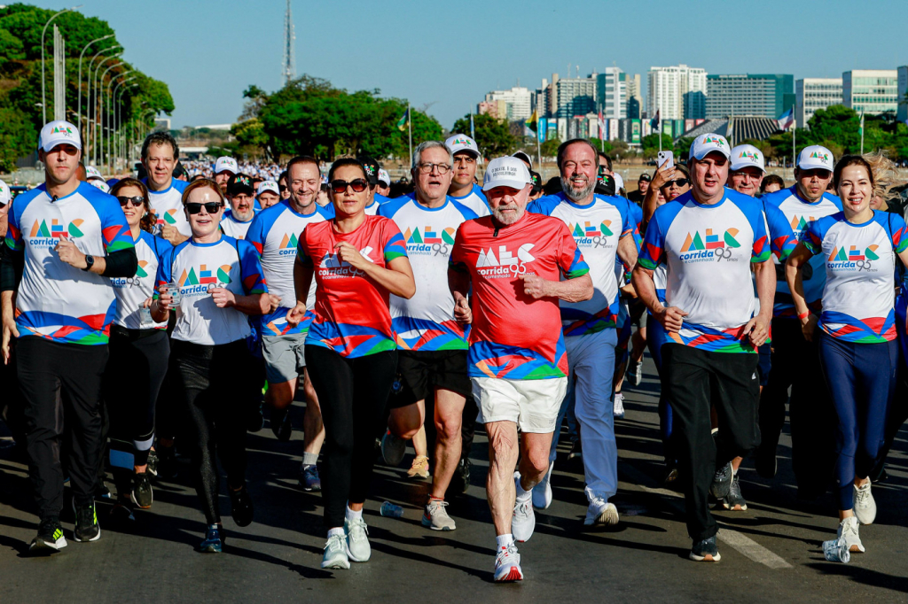 Lula participa de corrida em comemoração aos 95 Anos do MEC neste domingo