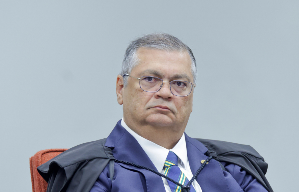 Dino vota para anular regra que reduziu aposentadoria por invalidez