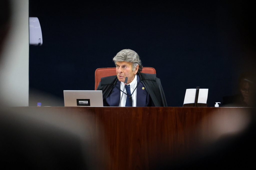 Fux diverge novamente de Moraes em julgamento da trama golpista e diz ter ‘humildade jurídica’ para rever posição