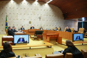 Por 10 a 1, STF derruba liminar de Barroso sobre atuação de enfermeiros em aborto legal