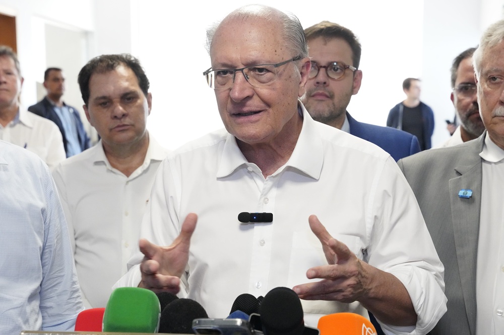 Alckmin defende projeto que retira até R$ 30 bilhões do teto de gastos para Defesa