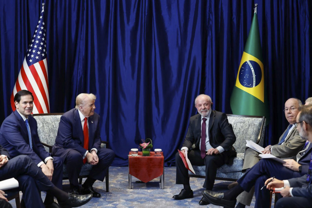Imprensa internacional destaca reunião entre Lula e Trump