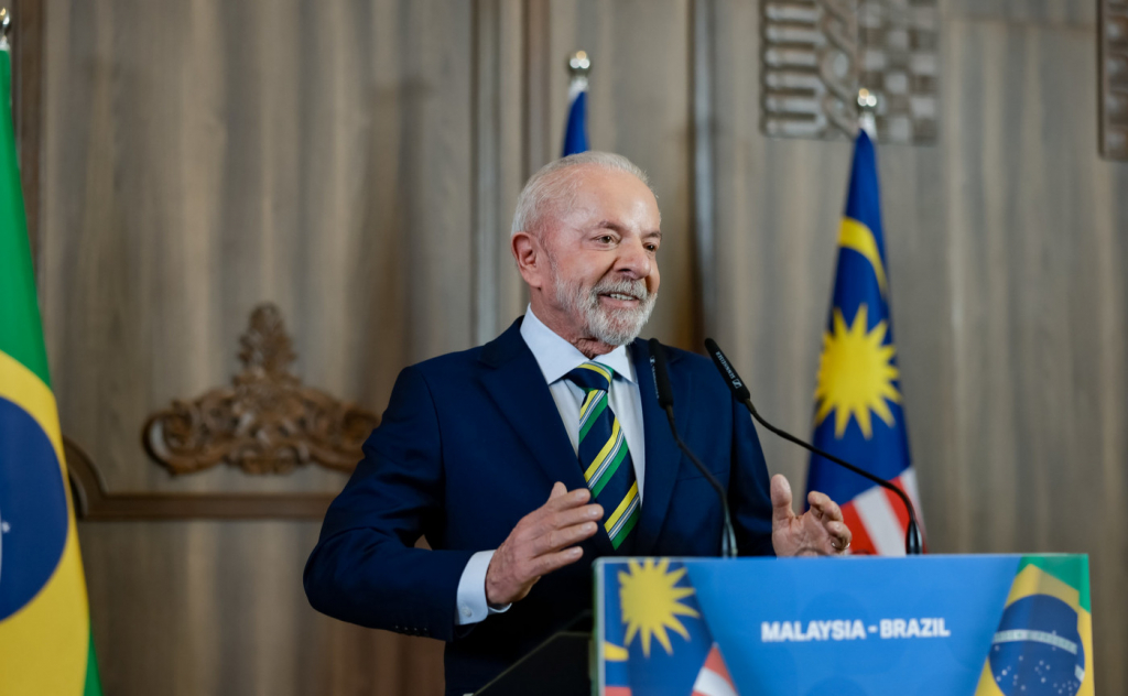 Bolsonaro faz parte do passado da política brasileira, diz Lula