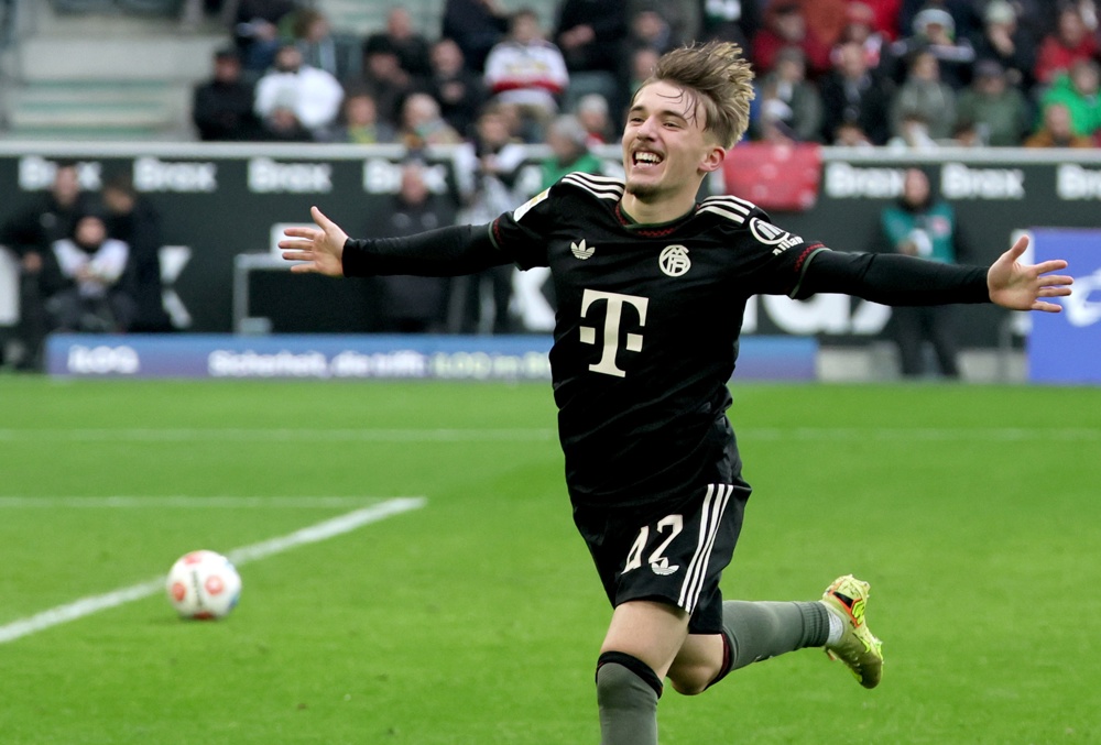 Bayern vence Borussia Mönchengladbach e iguala recorde de melhor início de temporada na Europa