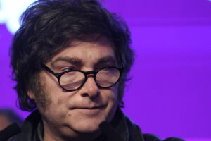 Milei busca acelerar reformas após vitória em legislativas na Argentina