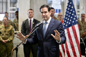 Trump vai buscas superar divergências com Brasil em encontro com Lula na Malásia, diz Rubio