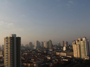 São Paulo tem terça-feira com muito calor