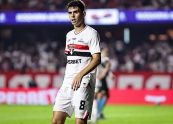 Oscar sofre nova lesão e volta a desfalcar São Paulo