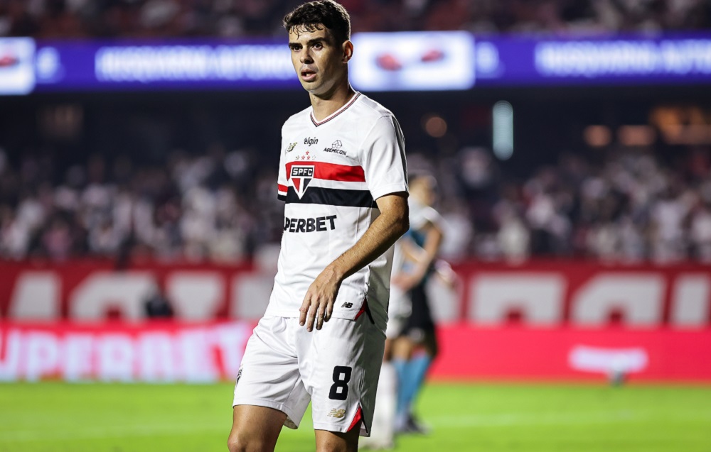 Oscar sofre nova lesão e volta a desfalcar São Paulo
