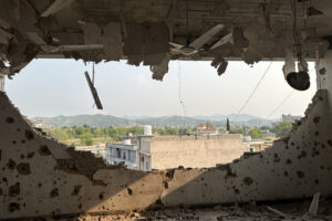 Paquistão e Afeganistão acordam ‘cessar-fogo imediato’